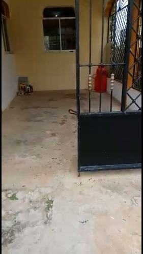Imagen 2 de 13 de Casa Grande Con Titulo Deslindado