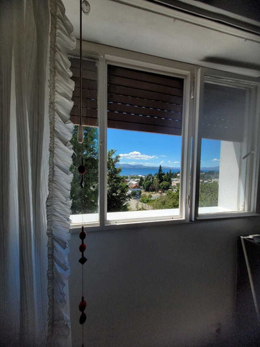 Imagen 6 de 11 de Depto Céntrico Con Vista Al Lago. P/ 4 Pax