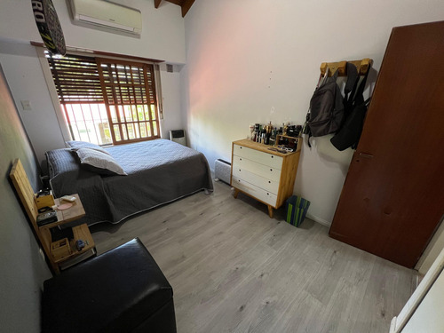 Casa 6 Amb. C/quincho, Parrilla, Pileta - B. Vista
