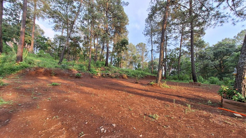 En Venta, Terreno Semiplano De 1,400 Metros Cuadrados