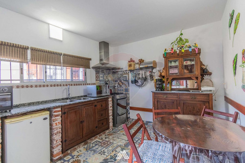 Venta Casa Atahualpa 4 Dormitorios Fondo Reciclada