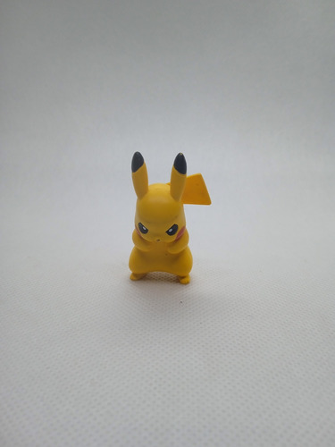 Figura De Pokémon Pikachu Pose De Atactrueno Tomy