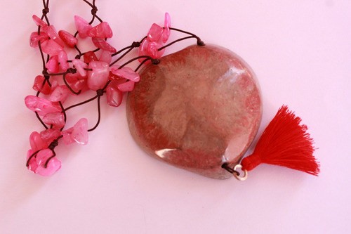 Imagen 2 de 4 de Collar De Corazón Rosa, Aripo.