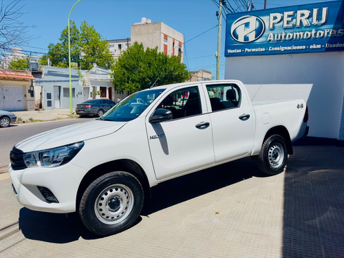 Toyota Hilux Dc Dx 4x4 2.4 Mt Diesel 2024