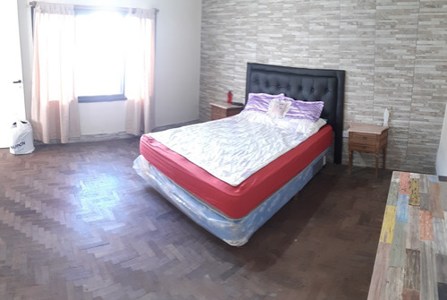Casa 3 Ambientes Muy Amplios Y Luminosos Con Parque, Quincho