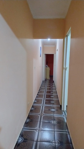 Casa Com 3 Quartos, 2 Banheiros, Salão De Festas Com Churrasqueira, Copa Cozinha, Sala Ampla E Edicula