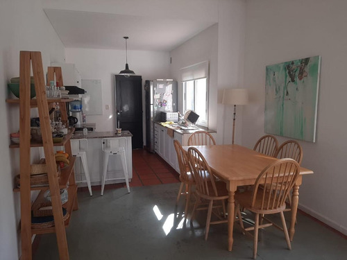 Imagen 2 de 22 de Muy Linda Casa En El Barrio Santa Maria De Los Olivos