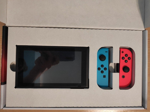 Nintendo Switch 32gb + 2 Juegos