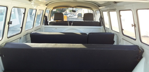 Imagem 6 de 14 de Kombi