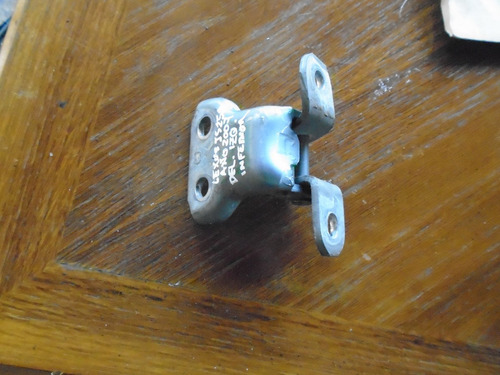 Imagen 3 de 3 de Vendo Bisagra Delantero Izquierdo Inferior De Lexus Is250