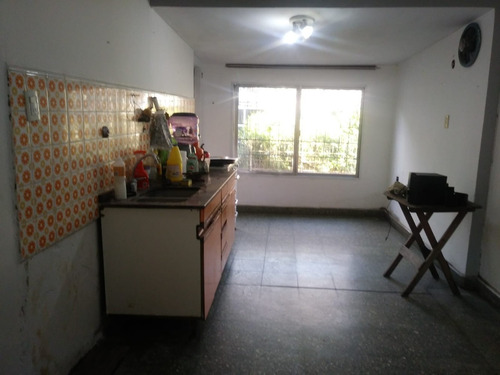 Imagen 4 de 7 de Casa En Centro De Florencio Varela 1 Cuadra Del Municipio