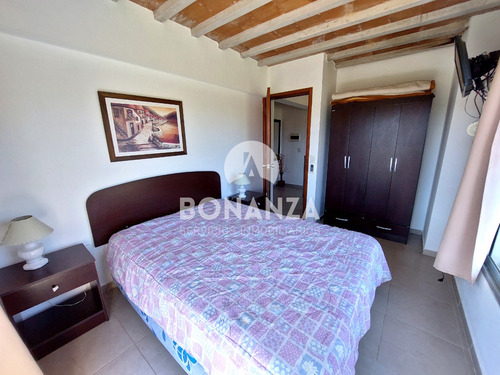 Casa En Punta Colorada - Piriápolis. 600 Metros De La Playa. 6 Personas, 3 Dormitorios, 2 Baños.