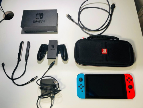 Nintendo Switch 32gb + 2 Juegos + Funda + 1 Semana De Uso
