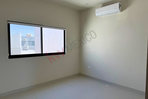 Casa En Venta En Cerrada Camaleón Ubicada En Esquina, Residencial Palma Real - Viñedos Torreón