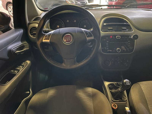 Imagem 8 de 11 de Fiat Punto Attractive 2016