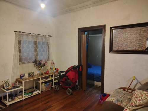 Oportunidad De Inversión! Casa Ubicada En Pasaje 4d 1b.