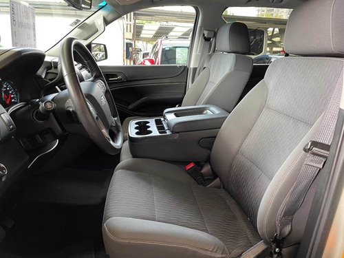 Imagen 7 de 13 de Chevrolet Suburban 2017 5.4 Ls Tela At
