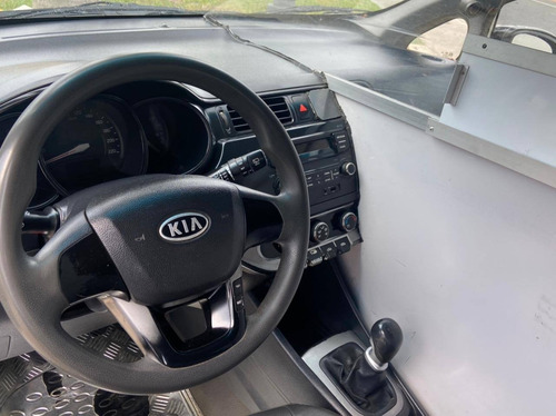 Taxi Kia Rio R Hatchback 2012 Con Puesto