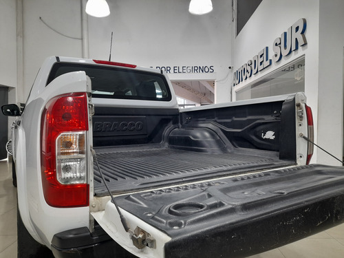 Nissan Frontier 2.3 S Cd 4x2 Mt