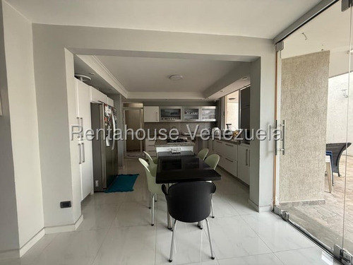 Aslibel Meléndez Vende Amplia Casa Al Este De Barquisimeto.