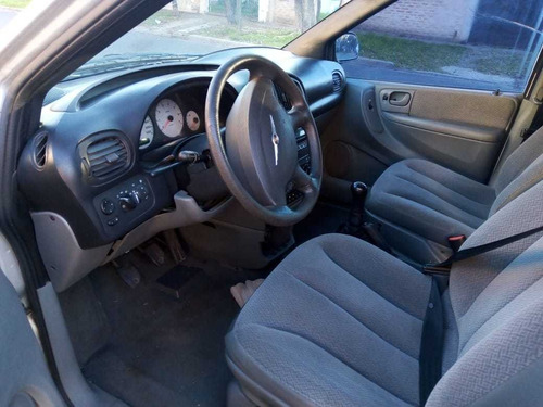 Imagen 13 de 15 de Chrysler Caravan 2.4 Se 2.4 2007