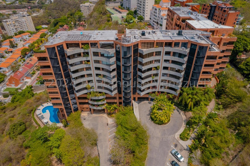 Apartamento En Venta En Colinas De Valle Arriba 24-18563 Yf 