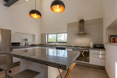 En Venta Casa Con Casas De Huéspedes En San Miguel De Allende: La Malcontenta