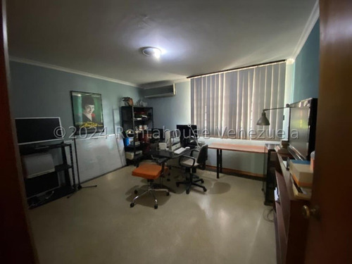 Extraordinaria Planta Alta Con Excelente Ubicación En La Floresta. Mls # 25-3270 Lp