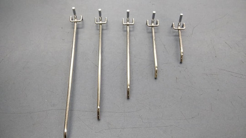 Gancho Exhibidor Para Mallas O Laminas Perforadas 10 15 20cm