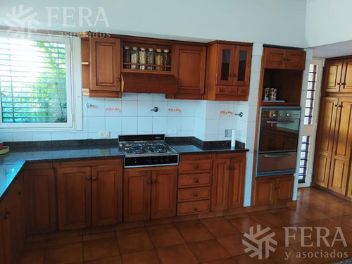 Imagen 10 de 30 de Venta De Casa De 4 Ambientes Con Cochera, Jardin Y Patio Con Parrilla En Wilde (28232)
