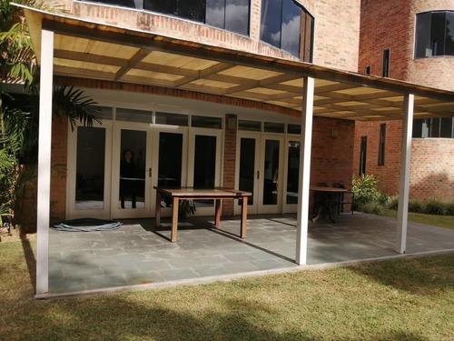 Imagen 2 de 16 de Venta Casa La Lagunita