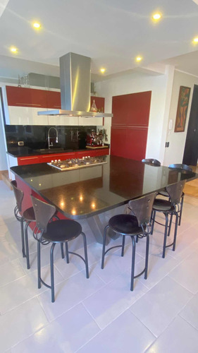 Casa En Venta En Lechería. Casas Bote B