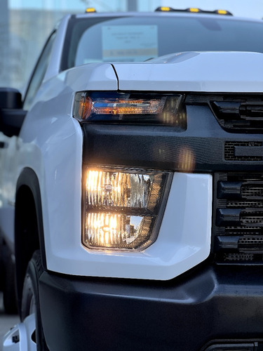 Chevrolet Silverado 6.6 3500 Chasis Cab V8 At