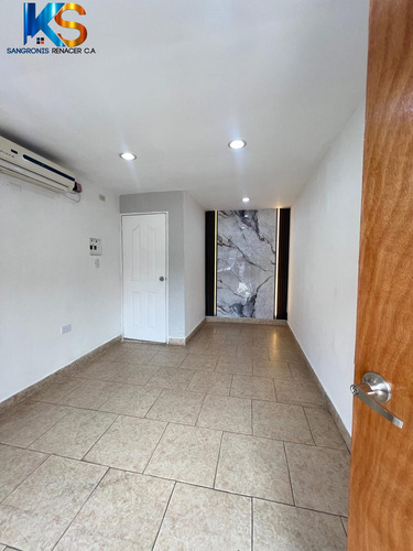 Alquilo Local Av,bolivar Cerca E/ S La Ceiba Crisks