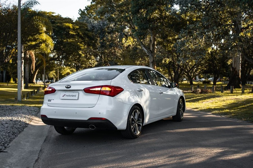Kia Cerato - Inmejorable Estado Motorland Permuto / Financio