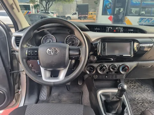 Toyota Hilux 2.4 Mt 4x4 Diésel