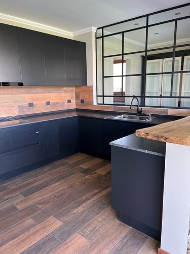 Espectacular Casa En Barrio Riberas, Puertos, Escobar De Estilo Toscano De Construcción Súper Sólida Y Exquisitas Terminaciones