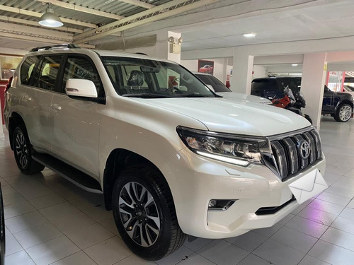 Imagen 3 de 10 de Toyota Prado