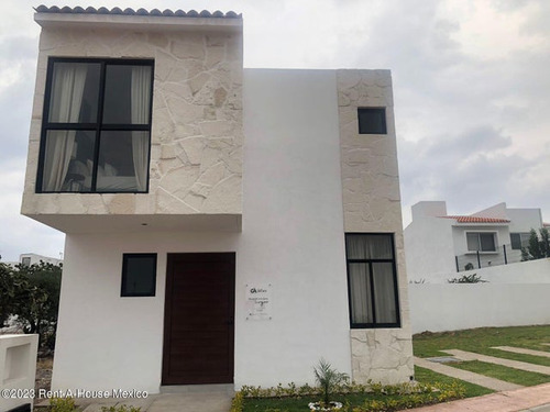 Casa En Venta Ciudad Maderas *agt*