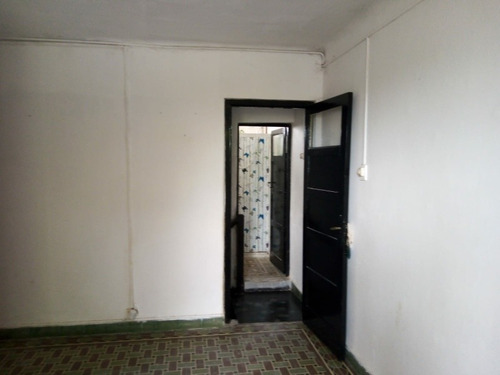 Imagen 8 de 14 de Apto Primer Piso Balcón Al Frente
