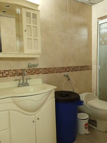 Imagen 10 de 16 de Se Vende Apartamento Duplex 68m2 Caricuao Ud7