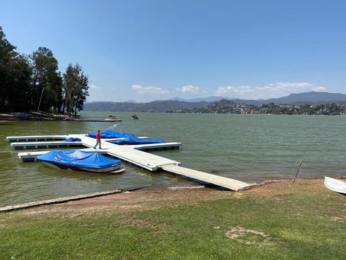 Casa En Condominio En El Lago En Bugambilias