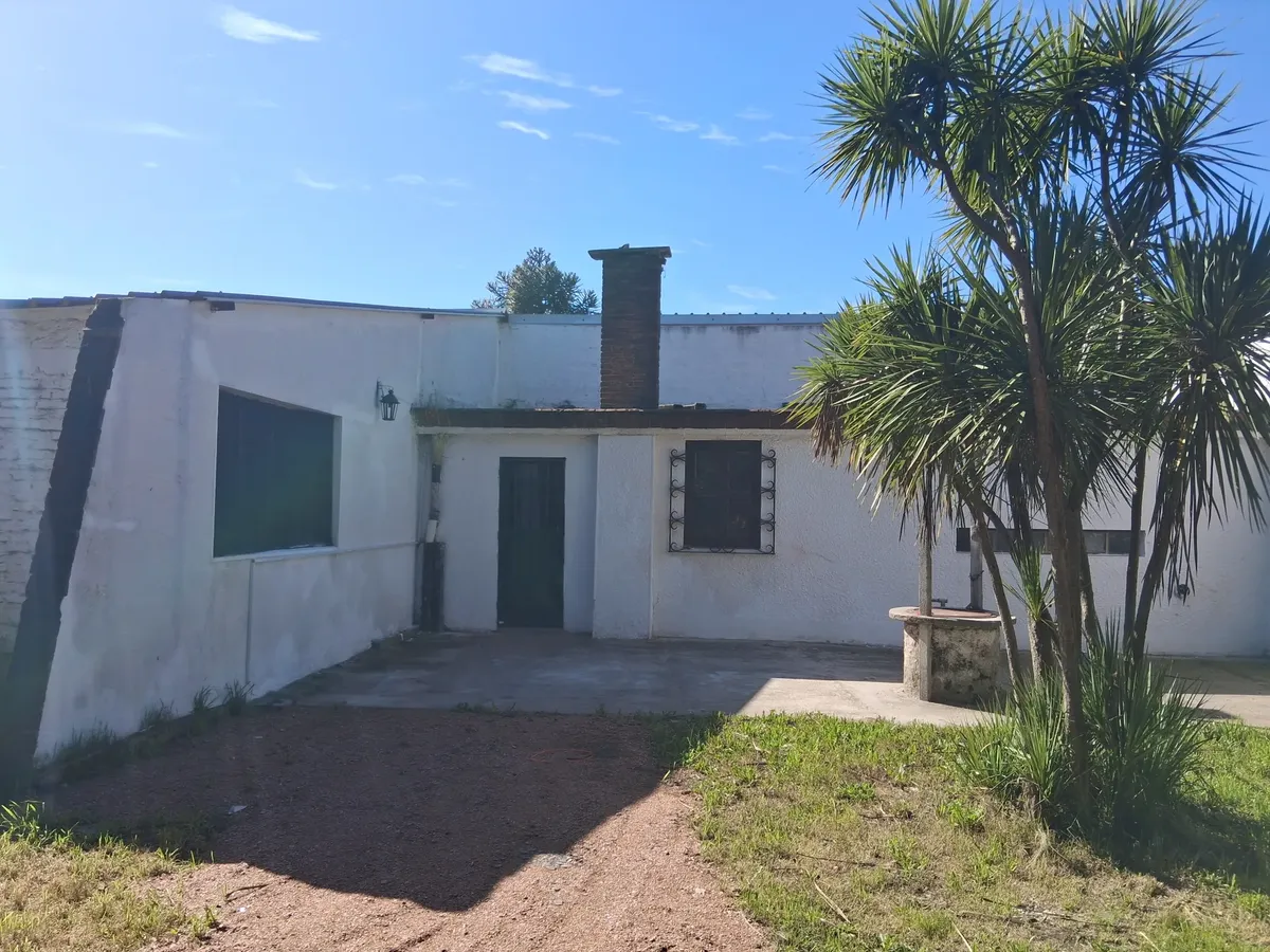 Alquiler De Apartamento Tipo Casa En Excelente Zona De Manga A 150 Mts De Avenida Jose Belloni. Cuenta Con Entrada Para Mas De Un Auto Y Patio · Foto 2