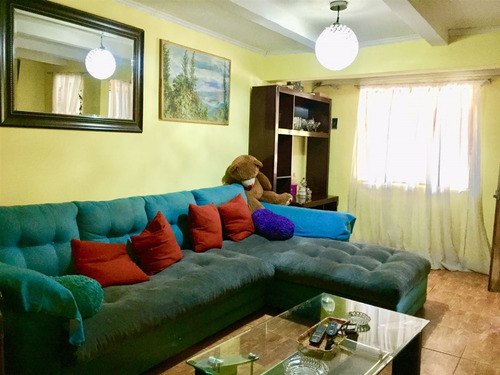 Casa En Venta De 3 Dorm. En La Florida