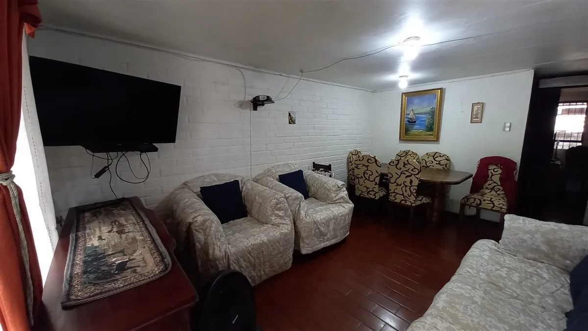 Imagen 4 de 23 de Casa En Venta De 4 Dorm. En Quilicura