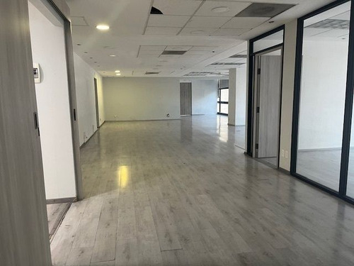 Oficina En Renta Frente A Antara