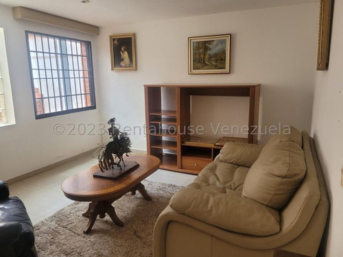 Casa En Venta En La California Sur #24-2881 Yosmil Carrero