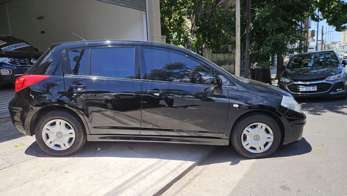 Nissan Tiida 1.8 Visia