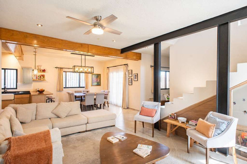 Casa De 3 Recámaras En Venta En San Miguel Ubicación, Rooftop Y Seguridad