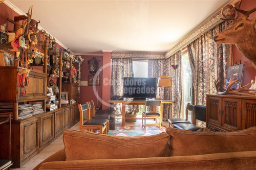 Casa En Venta De 6 Dorm. En Las Condes